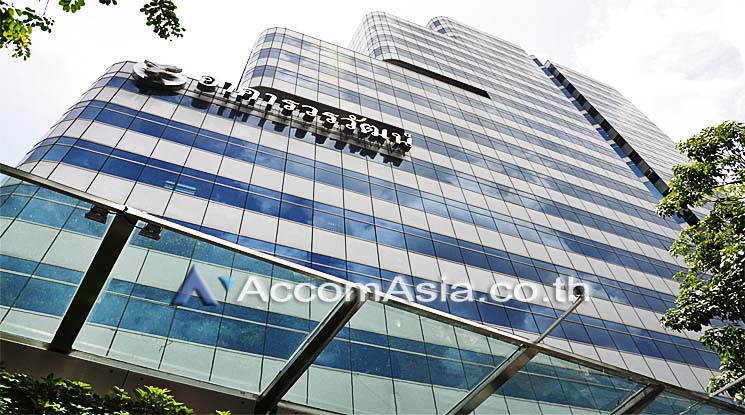  2  Office Space For Rent in Silom ,Bangkok BTS Surasak at Vorawat Building AA12862